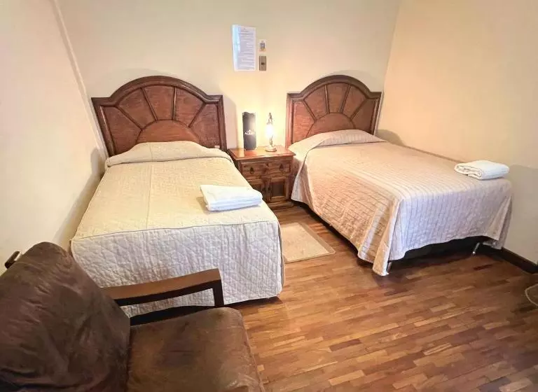 پانسیون Culta Hostel & Cultural Center