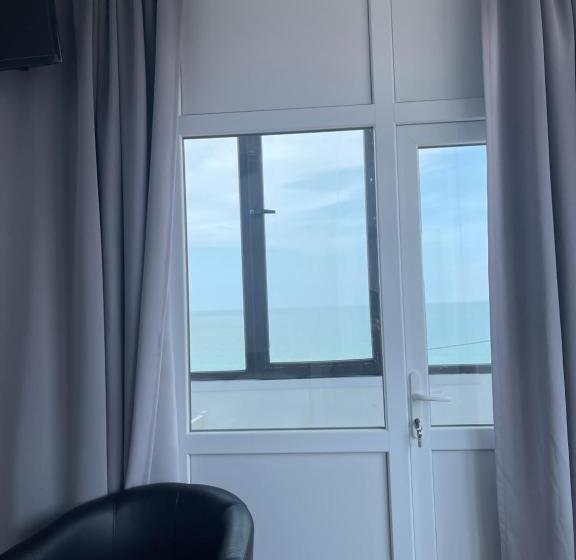 پانسیون Seaside Inn & Suites