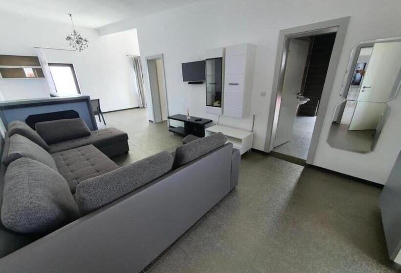 پانسیون Seaside Inn & Suites