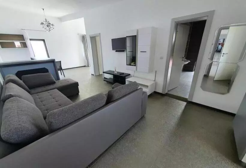 پانسیون Seaside Inn & Suites