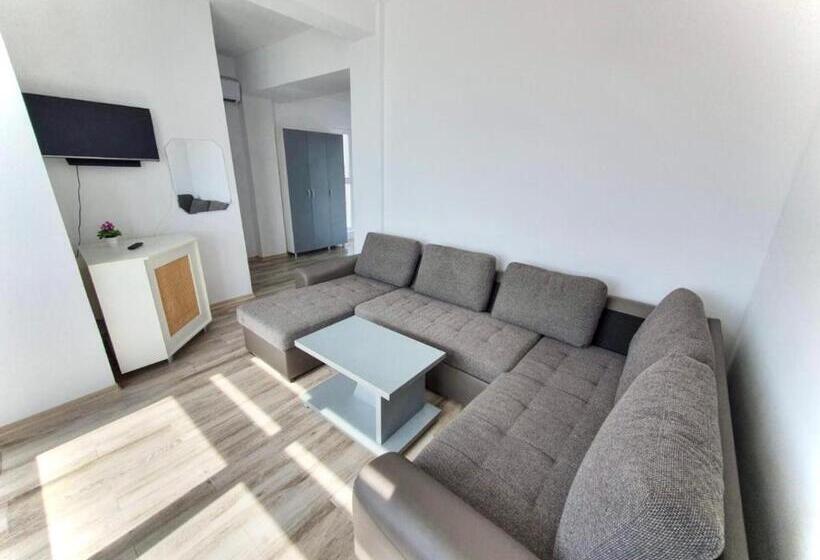 پانسیون Seaside Inn & Suites