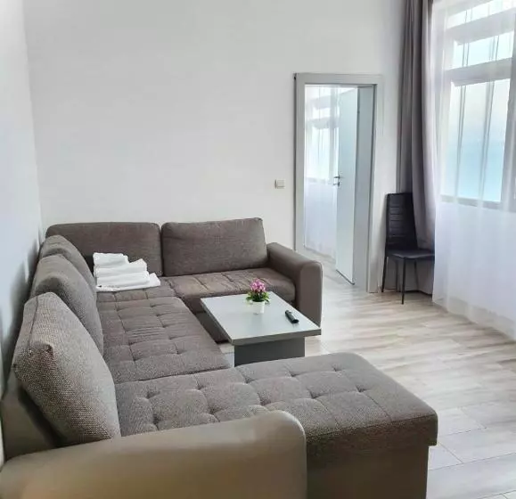 پانسیون Seaside Inn & Suites