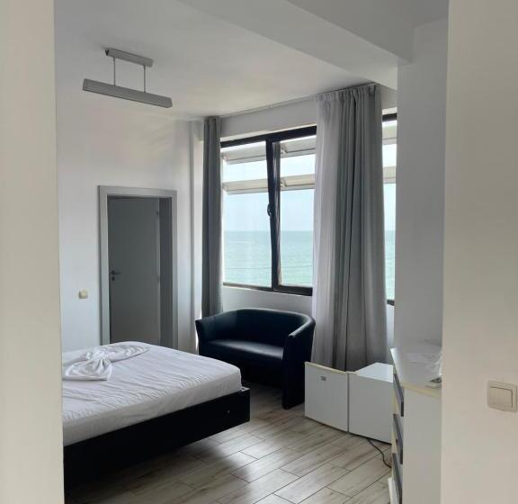 پانسیون Seaside Inn & Suites