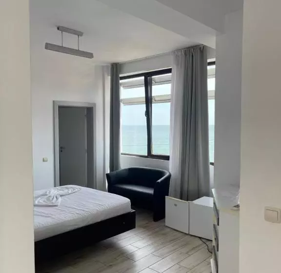 پانسیون Seaside Inn & Suites