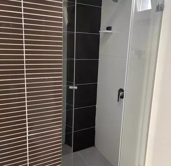 پانسیون Seaside Inn & Suites
