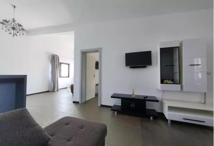 پانسیون Seaside Inn & Suites