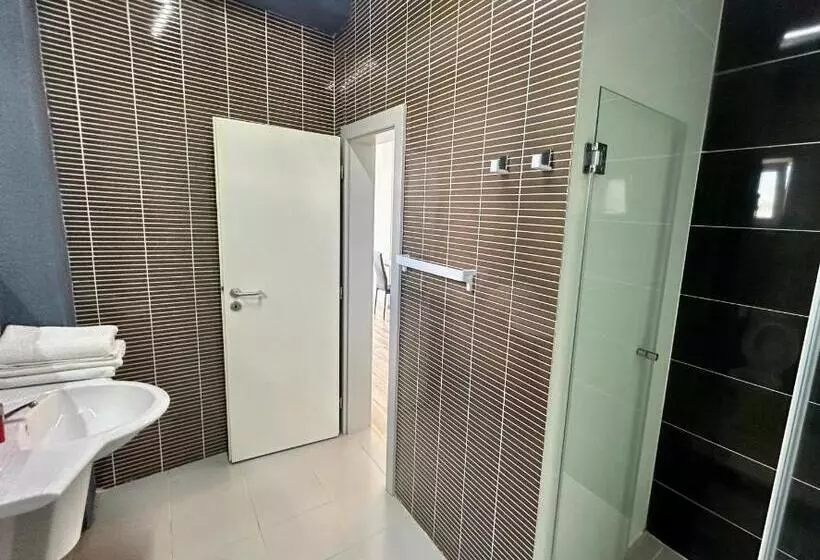 پانسیون Seaside Inn & Suites