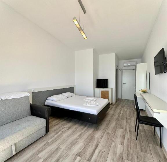 پانسیون Seaside Inn & Suites