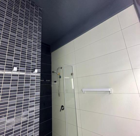 پانسیون Seaside Inn & Suites