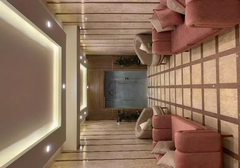 The Gate Hotel Front Pyramids & Sphinx View