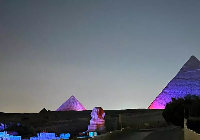 The Gate Hotel Front Pyramids & Sphinx View
