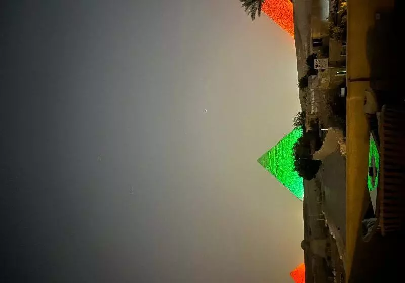 The Gate Hotel Front Pyramids & Sphinx View