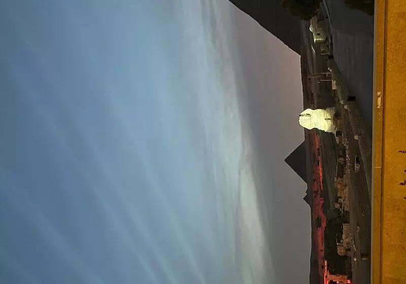 The Gate Hotel Front Pyramids & Sphinx View