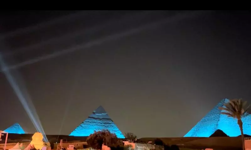 The Gate Hotel Front Pyramids & Sphinx View