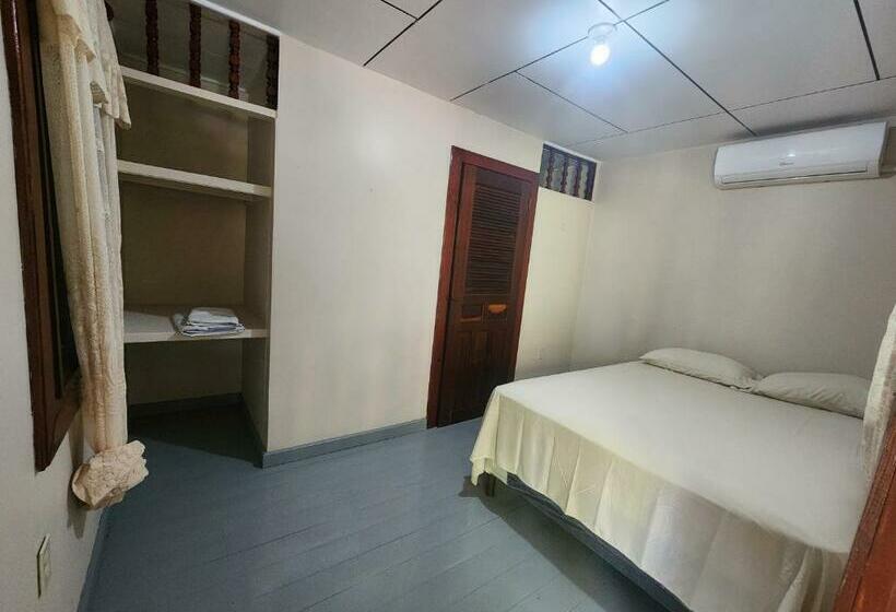 Fenix Hotel & Hostel