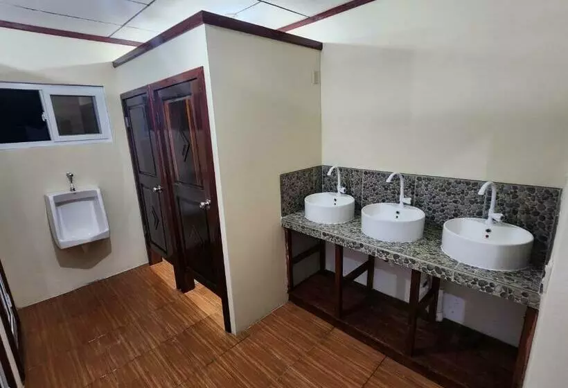 Fenix Hotel & Hostel