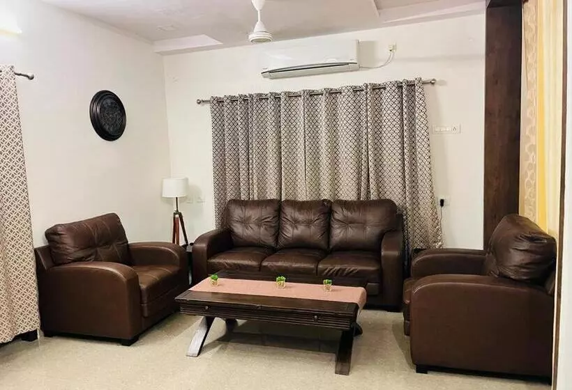 Hotelli Vyasams Happy Nest