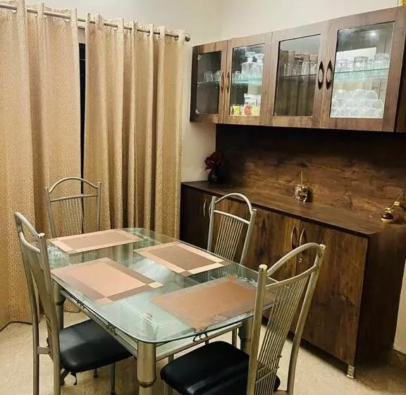Hotelli Vyasams Happy Nest