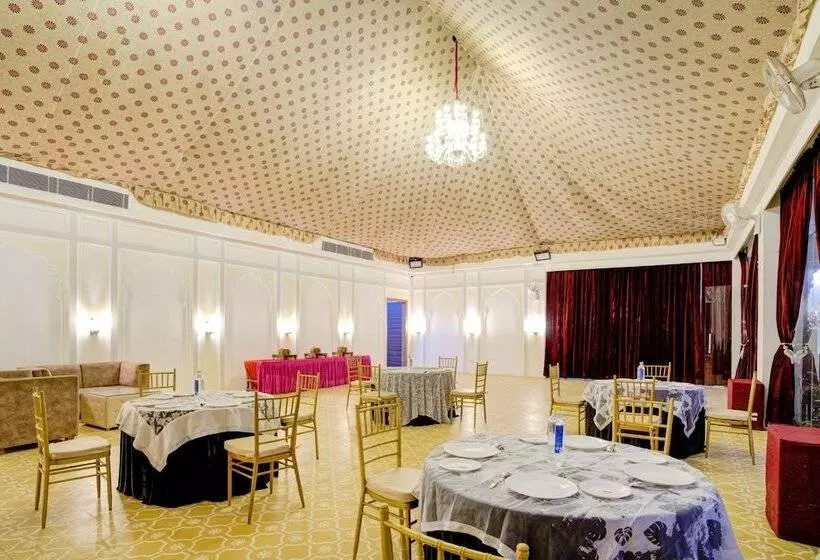 Lomakeskus Palette   Madhogarh