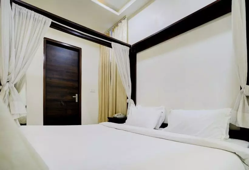 Lomakeskus Palette   Madhogarh