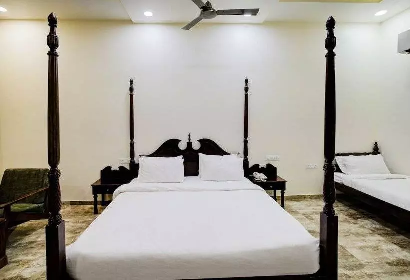 Lomakeskus Palette   Madhogarh