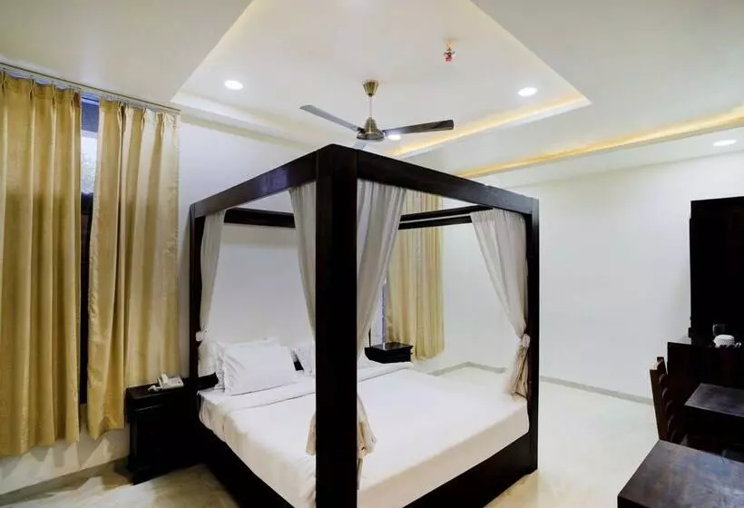 Lomakeskus Palette   Madhogarh