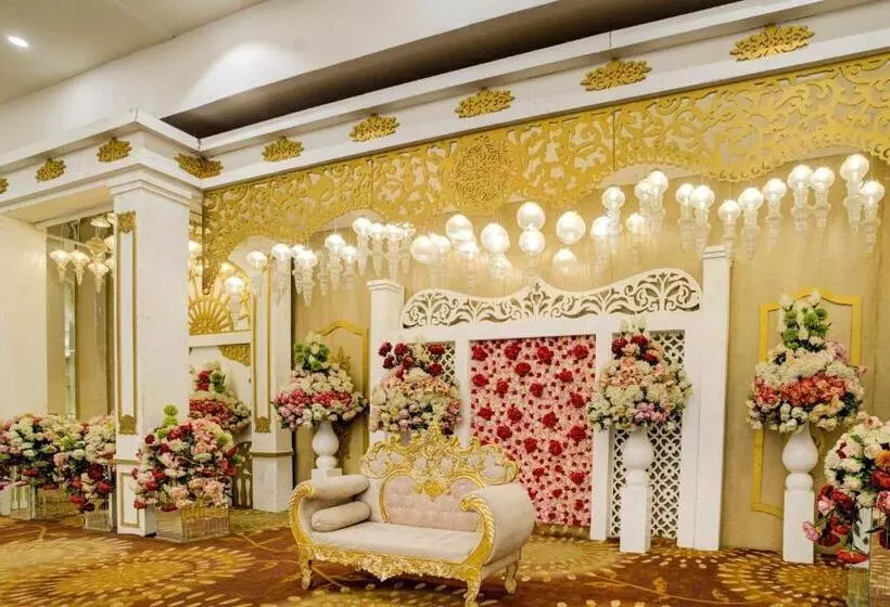 Lomakeskus Palette   Madhogarh