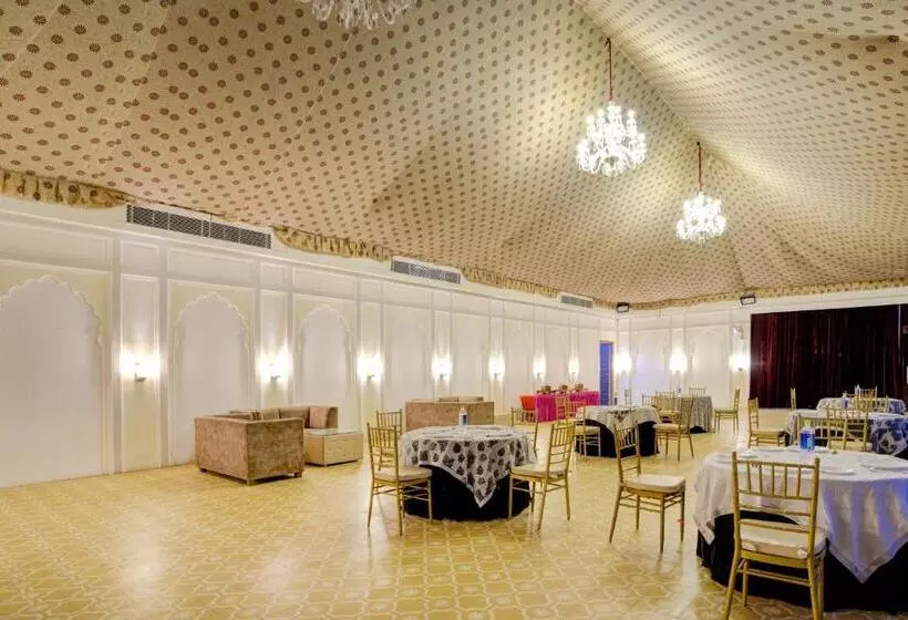 Lomakeskus Palette   Madhogarh