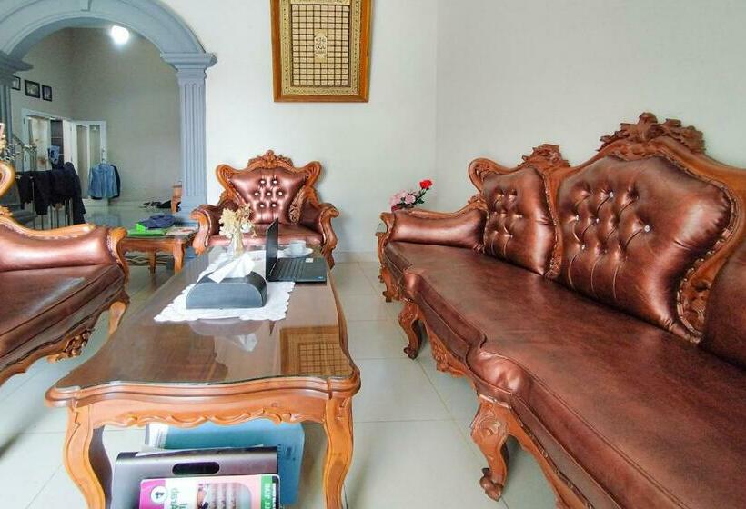 Szálloda Oyo 92522 Gle Kost Syariah