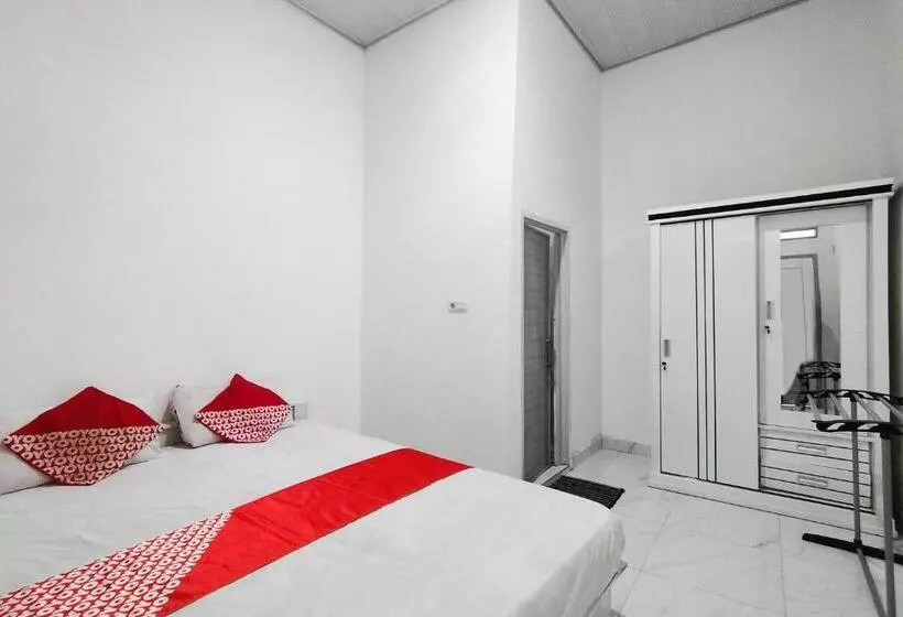 ホテル Oyo 92522 Gle Kost Syariah