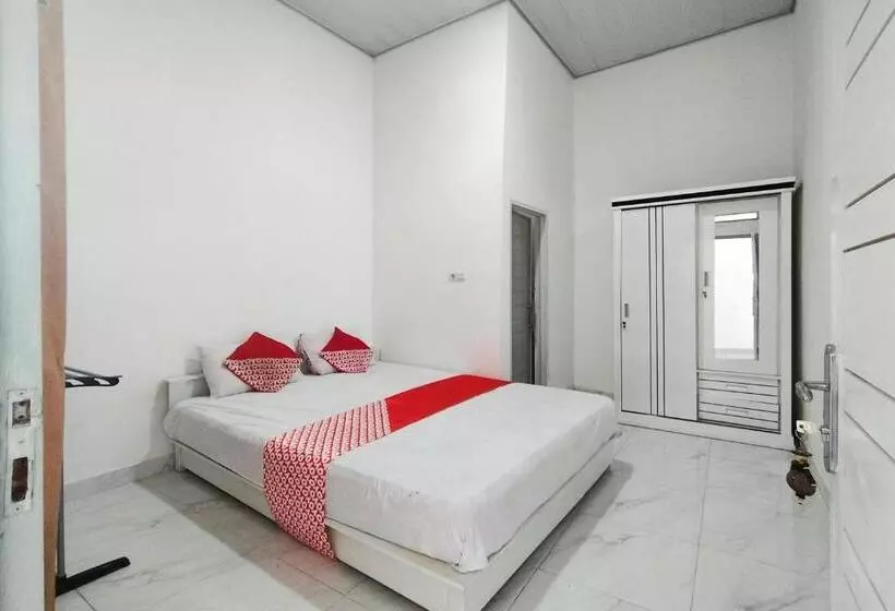 ホテル Oyo 92522 Gle Kost Syariah
