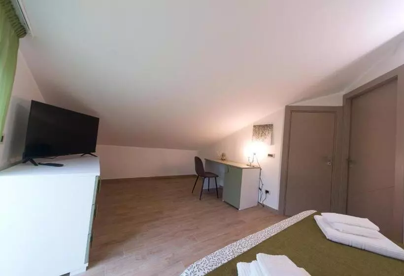 پانسیون Slow Chic Apartment Beb Policlinico