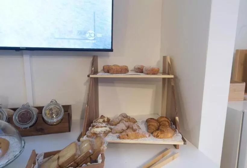 پانسیون Slow Chic Apartment Beb Policlinico