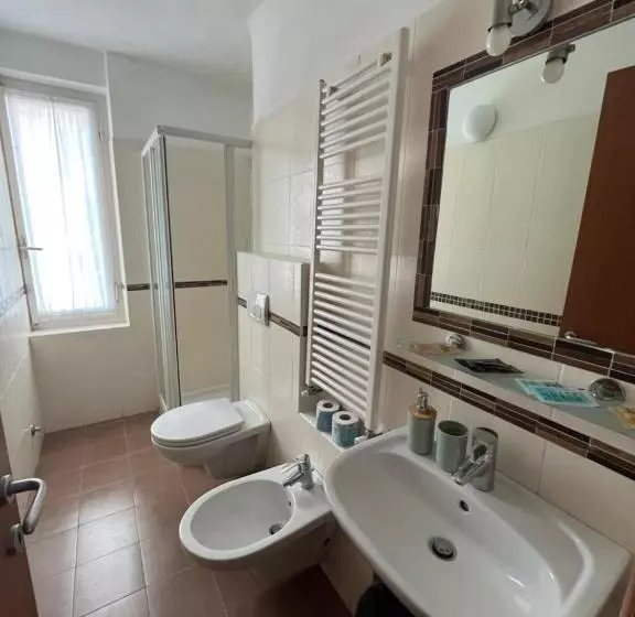 پانسیون Yolo Rooms