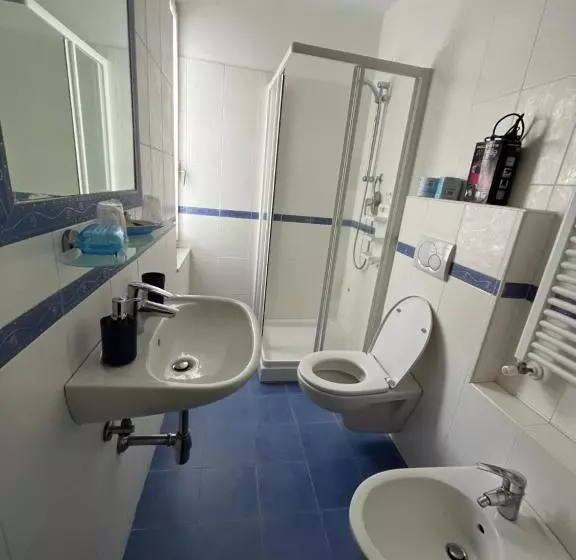 پانسیون Yolo Rooms