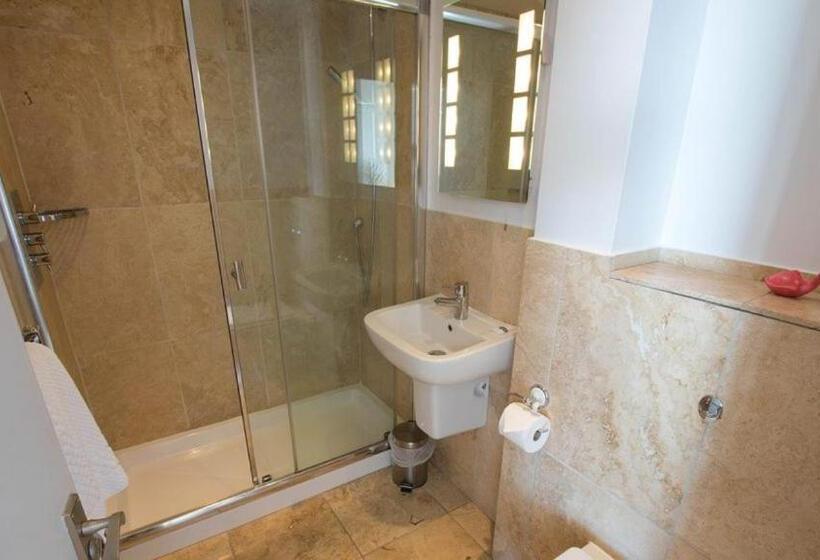 Chesil Beach Lodge Burton Bradstock Dorset Dt64rj