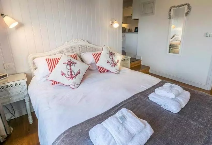 Chesil Beach Lodge Burton Bradstock Dorset Dt64rj