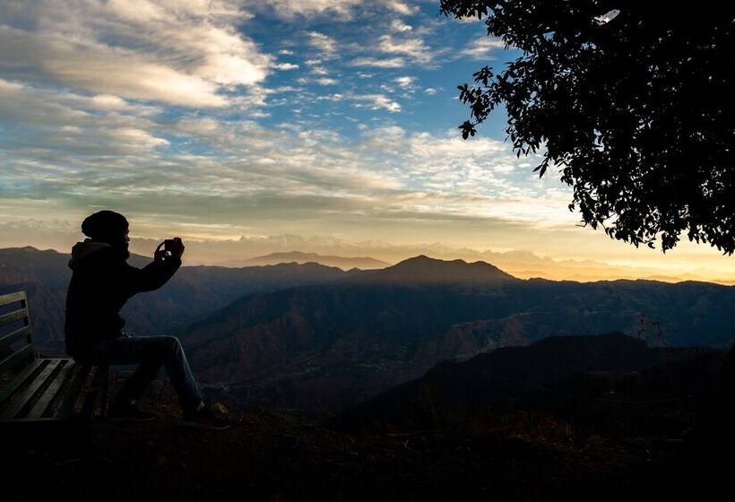 בית מלון כפרי Rhodo Inn