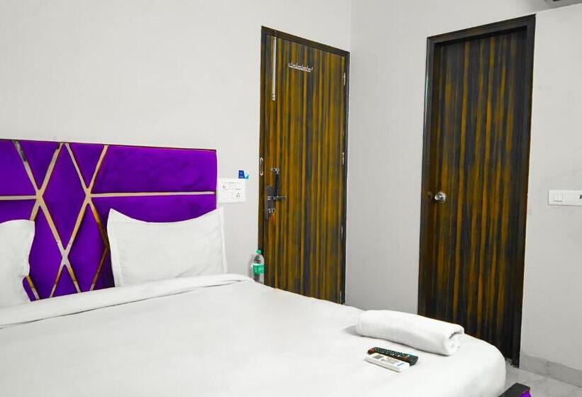 Hotel Dream In Sky   Near Utam Nagar