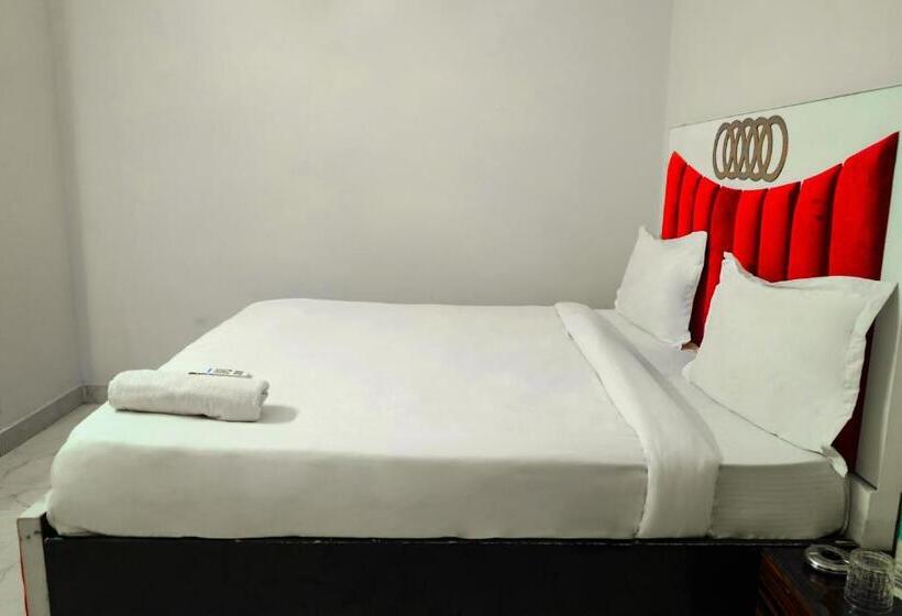 Hotel Dream In Sky   Near Utam Nagar