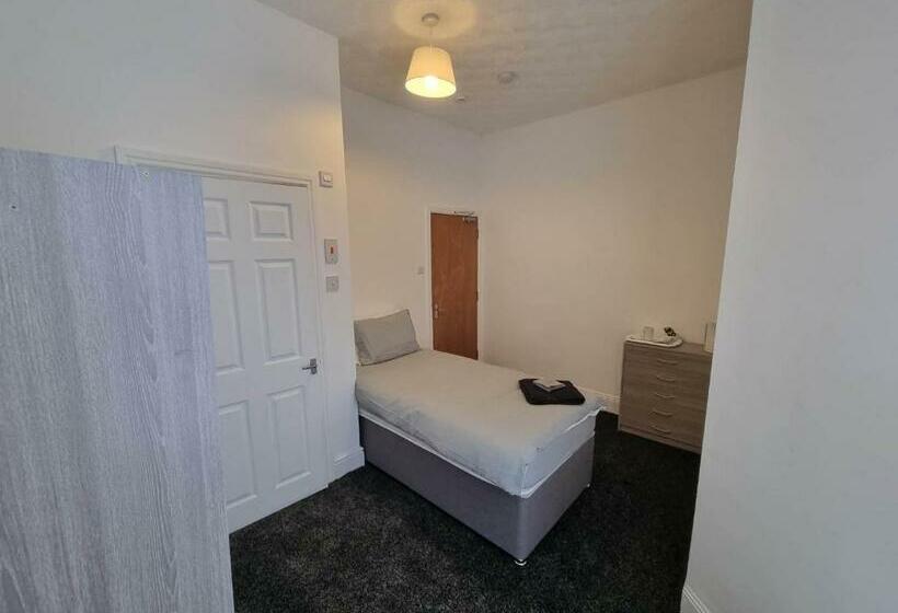 فنادق الكبسولة 70 Southfield