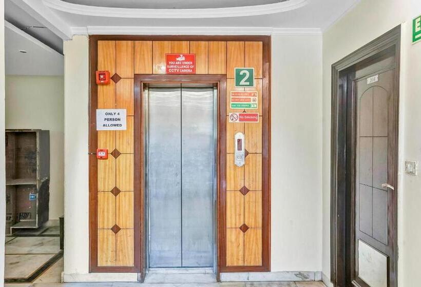 בית מלון כפרי Oyo Flagship 81239 Delhi Palace