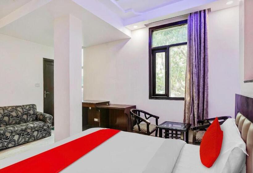 בית מלון כפרי Oyo Flagship 81239 Delhi Palace