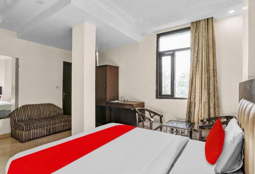 בית מלון כפרי Oyo Flagship 81239 Delhi Palace