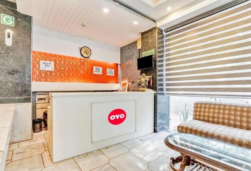 בית מלון כפרי Oyo Flagship 81239 Delhi Palace