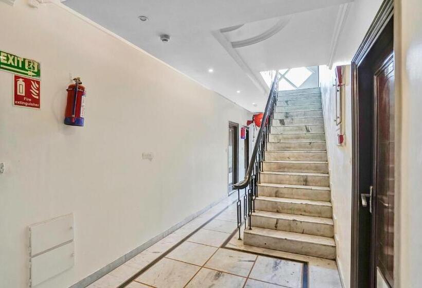 בית מלון כפרי Oyo Flagship 81239 Delhi Palace