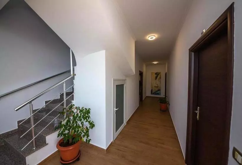هتل Vale Deti Rooms