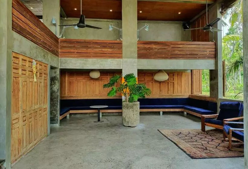 Mangroove Bay Boutique Hostel