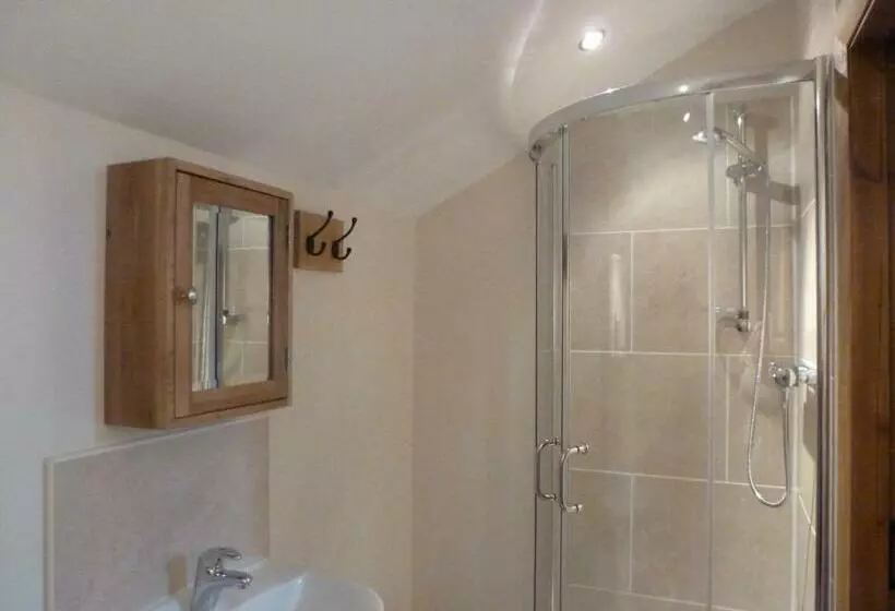 Mile House Barn Bed & Breakfast