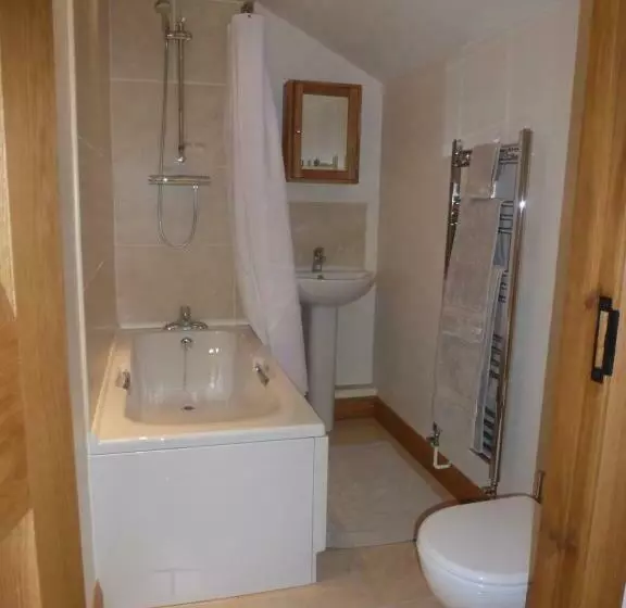 Mile House Barn Bed & Breakfast